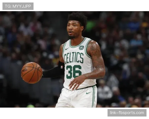 朱利叶斯·兰德尔关键挡拆拉开空间 提升球队二次进攻效率