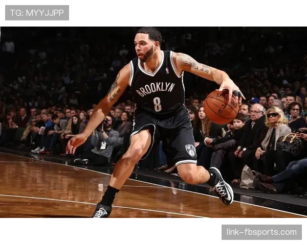 德隆·威廉姆斯后场突破提升快攻转换效率显著拉开球队攻防节奏